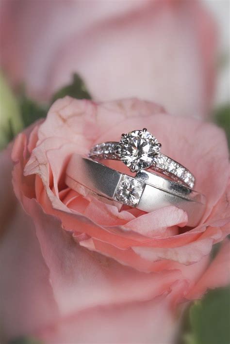 Set Of Wedding Rings In Pink Rose Weddingring Beautiful Wedding