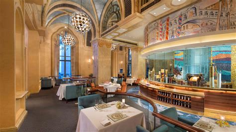 מסעדת Mezzaluna במלון Emirates Palace | ביקור באבו דאבי