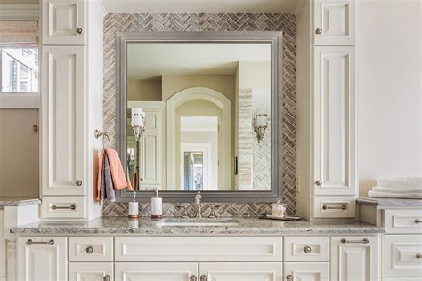It's waterproof, android smart, easy to install, easy to use and easy to match with a wide choice of colors, designs and sizes. The Best Bathroom Mirror TVs for your Vanity Both Framed ...