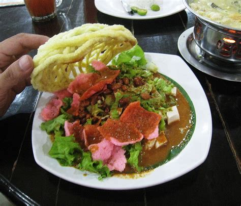 Bagi kamu yang jarang makan sayur, bisa coba makanan ini. Resep Asinan Sayur Betawi Bumbu Kacang - Blog Masakan ...