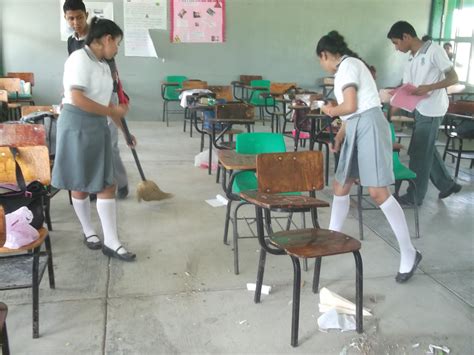 Proyecto Ecologico Plantel13 Limpieza En Las Aulas