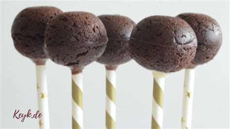 Repeat with remaining cake pops. Chocolate cake pops in mold - easy cake pop recipe from ...