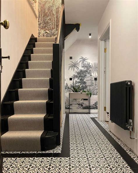 17 Beautiful Victorian Hallway Ideas To Inspire Your Space