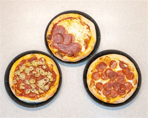 Here's some pizza to get this page and your taste buds going! | Food