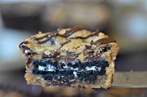 Chocolate Chip Cookie Cups Stuffed With Oreos Hugs And Cookies Xoxo