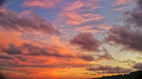 無料画像 地平線 雲 日の出 日没 太陽光 夜明け 雰囲気 夕暮れ イブニング 卵丘 残光 気象現象 朝は赤い空