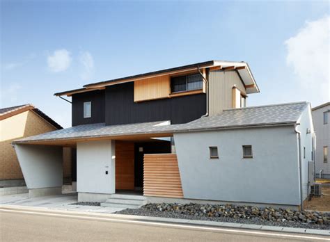 ᠮᠣᠩᠭᠣᠯ ᠤᠯᠤᠰ / монгол улс）、東アジア北部に位置する共和制国家。首都はウランバートル。 東と南の二方向を中国内モンゴル自治区と、西を新疆ウイグル自治区、北をロシア連邦とそれぞれ接. 和モダンの家にするには：おしゃれな外観や特徴、間取りは ...