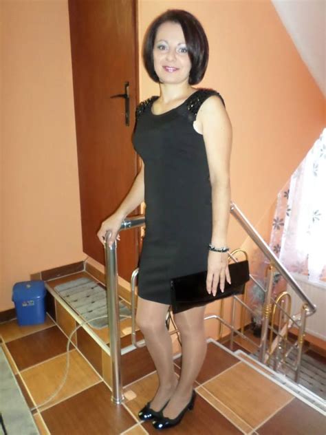 mother and daughters in pantyhose tight stocking nylon high heels facebook fashion dame