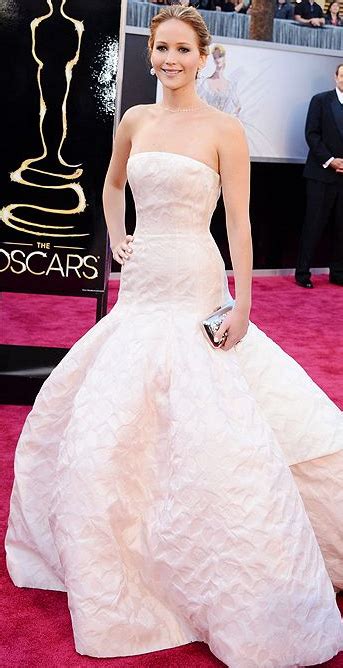 Jennifer Lawrence On Oscars 2013 Red Carpet The Hot Pink