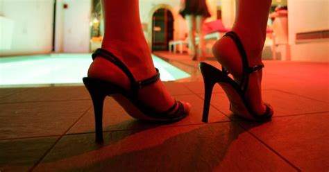 Strip Club Sued By Dancer Who Wasn T Paid Properly And Didn T Get Tips Owed To Her Mirror Online