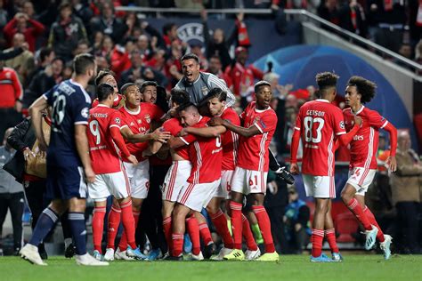 Club prep matches are played extensively. Benfica derrota Lyon e mantém chances de classificação ...