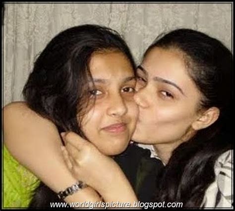 latest world girls picture indian girls kissing