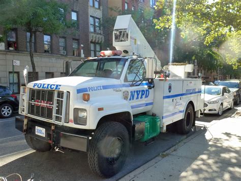 Wallpaper Police Car Ford Gmc Truck York Tree New Emergency