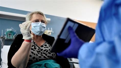 Coronavirus Helping The Bereaved With Emotional Ppe Bbc News