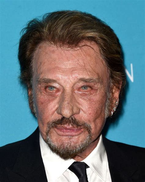 She was born in a small french municipality called beziers but did not grow up in france. Johnny et Laeticia Hallyday aux CDG awards à Berverly ...