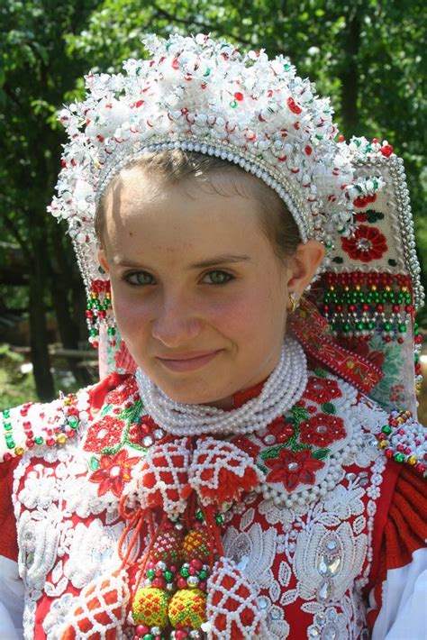 Hungary Transylvania Kalotaszeg Hungary Hungarian Embroidery Hungarian Women Folk Dance