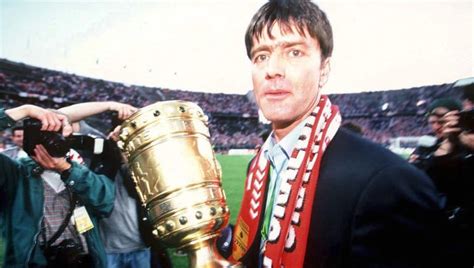 Februar 1960 in schönau im schwarzwald) ist ein ehemaliger deutscher fußballspieler und heutiger fußballtrainer. Happy Birthday, Joachim Löw! Der Bundestrainer im Wandel ...