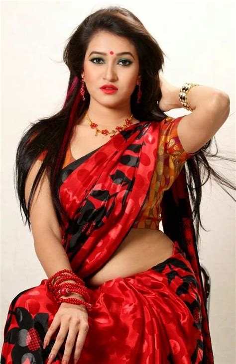 Bangladeshi Actress Naznin Akter Happy In Saree Photo Saree Fashion