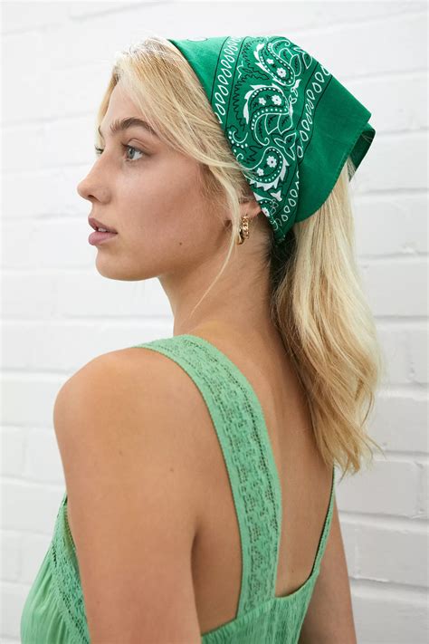 Uo Bandana Headscarf In 2020 Head Scarf Fashion 2020 Wear Green