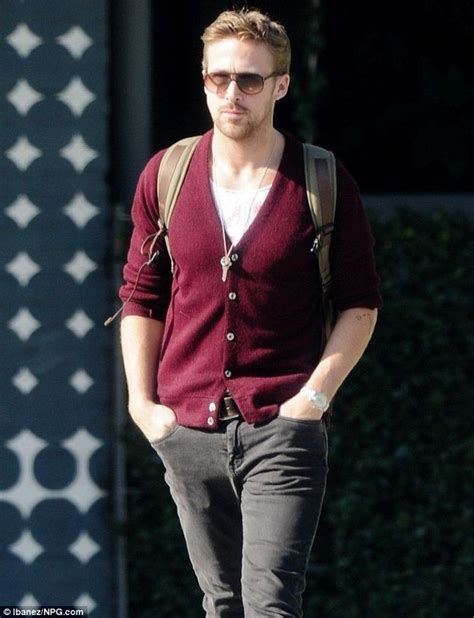 15 Reasons Why Ryan Gosling Looks Better In A Sweater Mens Outfits Mens Fashion Sweaters