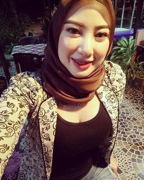 Pin Oleh Kamaruzaman Zimmer Di Hotttt Wanita Model Pakaian Muslim