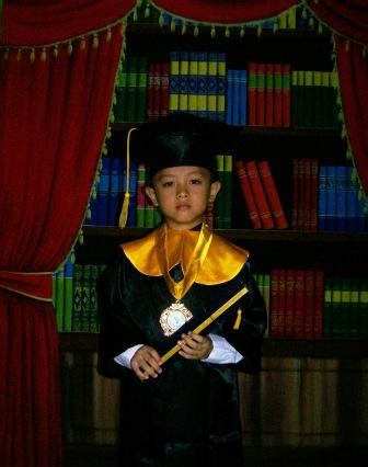 Download now wisuda anak didiknya pg tk casa cendekia komitmen cetak. It's all about my family n me ...: Wisuda Aa Ian dari TK B