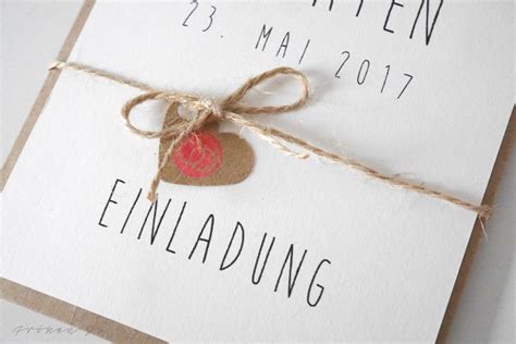 Eine kleine feier zu ehren der hölzernen hochzeit soll die verbundenheit der eheleute … hochzeitseinladungen von hand selber machen. DIY Einladungskarte für Eure Hochzeit