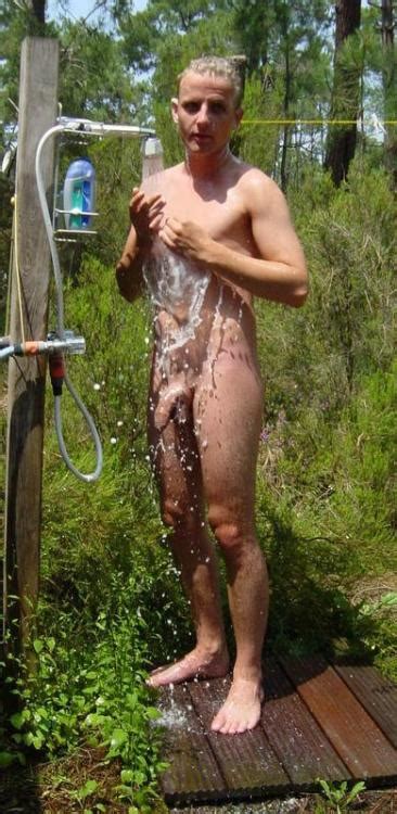 Naked In Outdoor Showers Lpsg