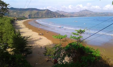 Libur resmi berlangsung selama sehari. Pentulu Indah Tiket Berapa Di 2021 - Pantai Balekambang ...