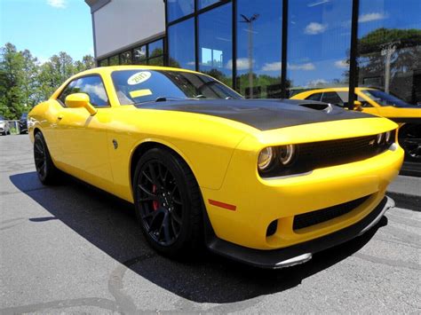2017 Dodge Challenger Srt Hellcat Coupe 16156 Miles Yellow Coupe 62l