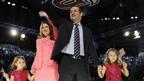 Sen Ted Cruz R Texas Waves With His Wife Heidi And Daughters