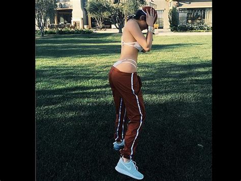 Kylie Jenner Butt Kylie Jenner Bootylicious Kylie Jenner Curves Filmibeat