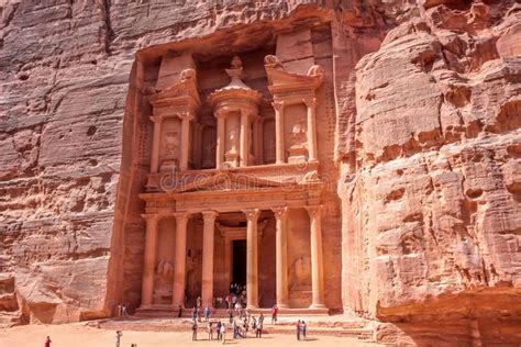 Pin By Carolina Cassel D Rr On Travel Aesthetic Wadi Rum Egypt Travel City Of Petra