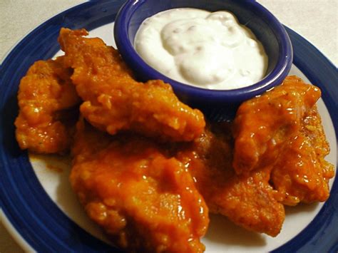 Need a boneless buffalo chicken appetizer that's also good for you? Semi-Baked Boneless Buffalo Wings (With images) | Recipes ...