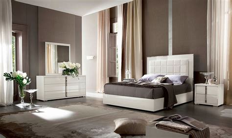 Browse our selection of bedroom furniture packages. White High Gloss bedroom | White high gloss | Bedroom ...