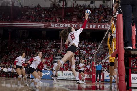 Wisconsin Volleyball Four Badgers Earn Avca All Region Honors Buckys 5th Quarter