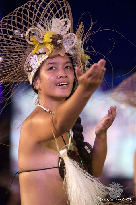 Anapa Production Hawaiian Dancers Hawaiian Woman Polynesian Dance