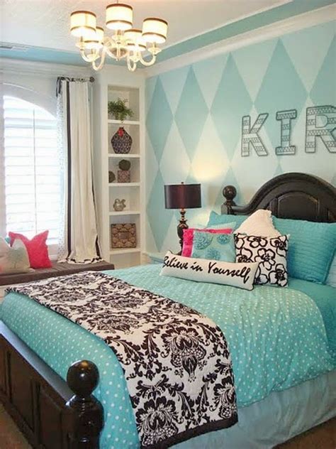 Elegant ruffles bedding comforter in painterly pastel hues. Cute and Cool Teenage Girl Bedroom Ideas - DIY Craft Projects
