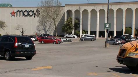Naked Man Woman Caught Running Through Tulsa Mall Police Say