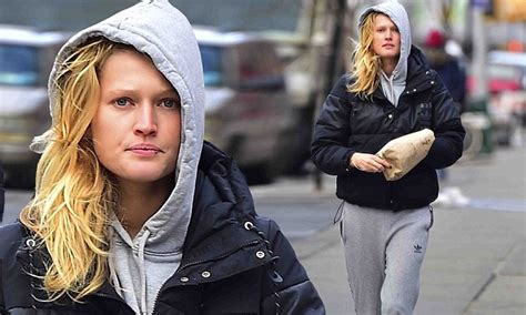 She rose to prominence in the fashion industry after signing an exclusive contract with calvin klein, in 2008. Toni Garrn goes makeup-free out in Manhattan | Daily Mail ...