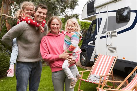 We researched top insurance companies and found that the average cost of car insurance in new mexico is $484 yearly (about $40 monthly) for minimum coverage and $1,043 per year (about $87 monthly) for full coverage. Cheap Car Insurance Albuquerque | Advanced American Insurance