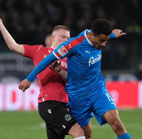 Holstein kiel fehlt noch ein sieg zum aufstieg in die bundesliga. Holstein Kiel ohne Iyoha und Weiner gegen Regensburg - WELT