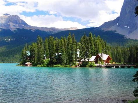 Emerald Lake Lodge Hotel Canadian Rockies Cheap And Budget Emerald