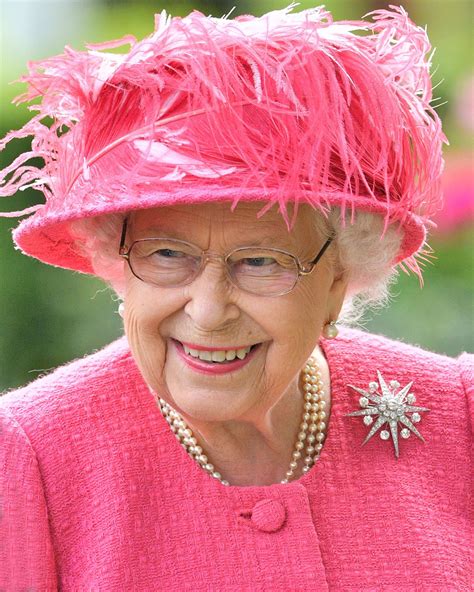 Queen Elizabeth Iis Best Brooches Of All Time Pics