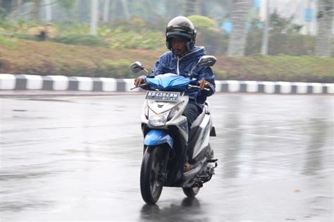 Ini Tips Dari Honda Cara Rawat Motor Saat Hujan