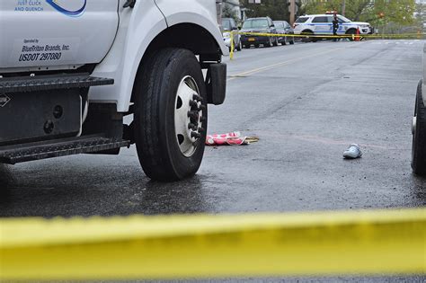 Nyc Girl 16 Fatally Struck By Delivery Truck In The Bronx