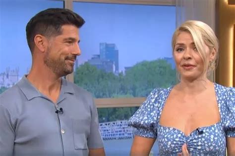 This Morning S Holly Willoughby Says She S Sharing Too Much As She Tells Truth Over Nta