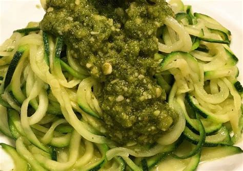 Spaghetti zucchini o espaguetis de calabacín al Pesto Receta de Maira