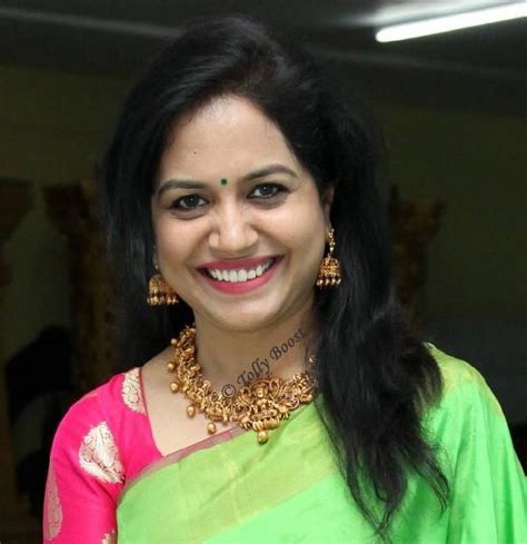 Gorgeous Indian Singer Sunitha In Traditional Yellow Saree Tollywood