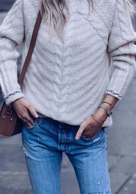 30 Perfect Casual Christmas Outfits To Copy Asap Knit Sweater Outfit Simple Winter Outfits